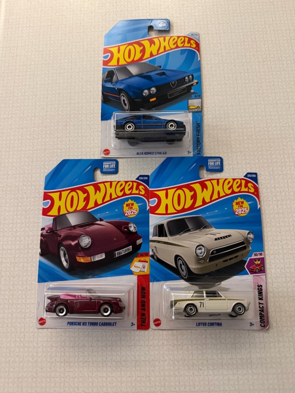 Mattel Hot Wheels Blue, Maroon, Cream Die-Cast Car 3-Pack